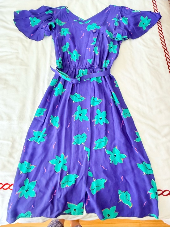Vintage Dresses & Skirts - Vintage 1980s Purple Dress with Flutter Sleeves and Teal Floral Print